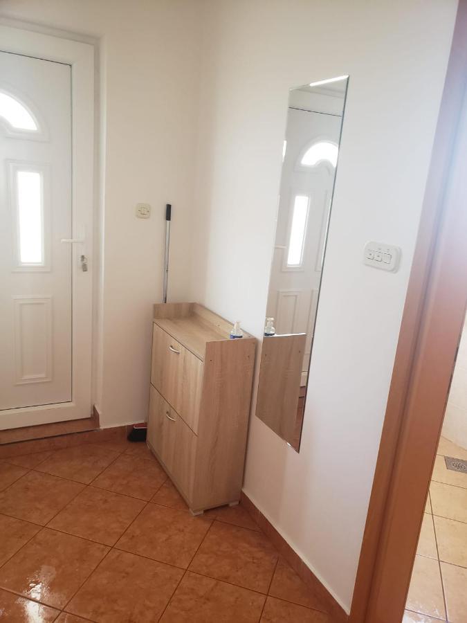 Apartmani Ciklic Dobropoljana Luaran gambar