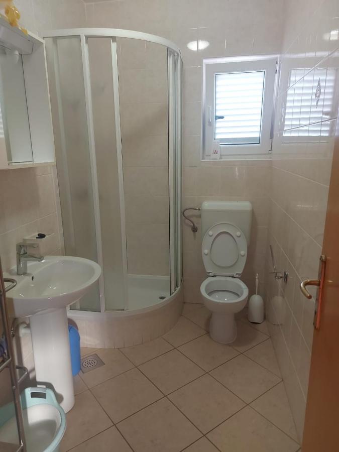 Apartmani Ciklic Dobropoljana Luaran gambar