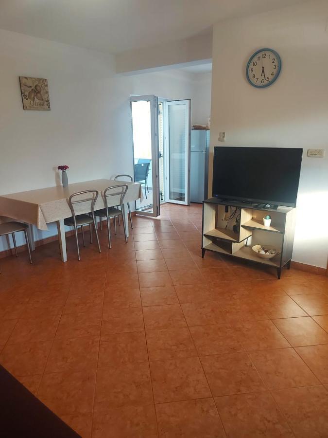 Apartmani Ciklic Dobropoljana Luaran gambar