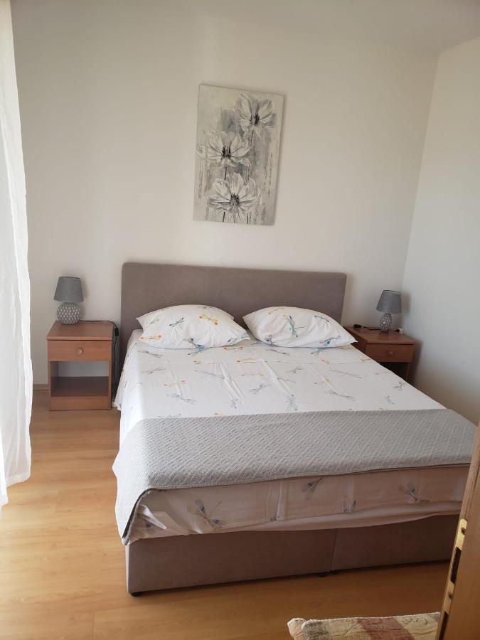Apartmani Ciklic Dobropoljana Luaran gambar