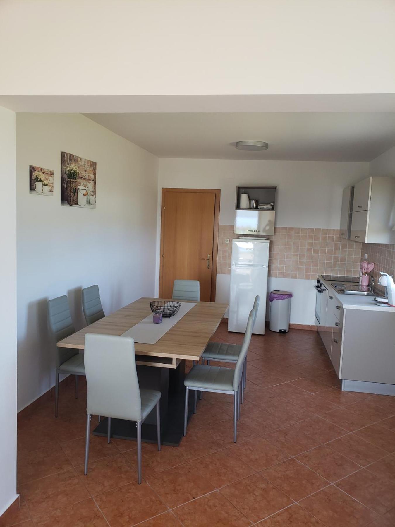 Apartmani Ciklic Dobropoljana Luaran gambar