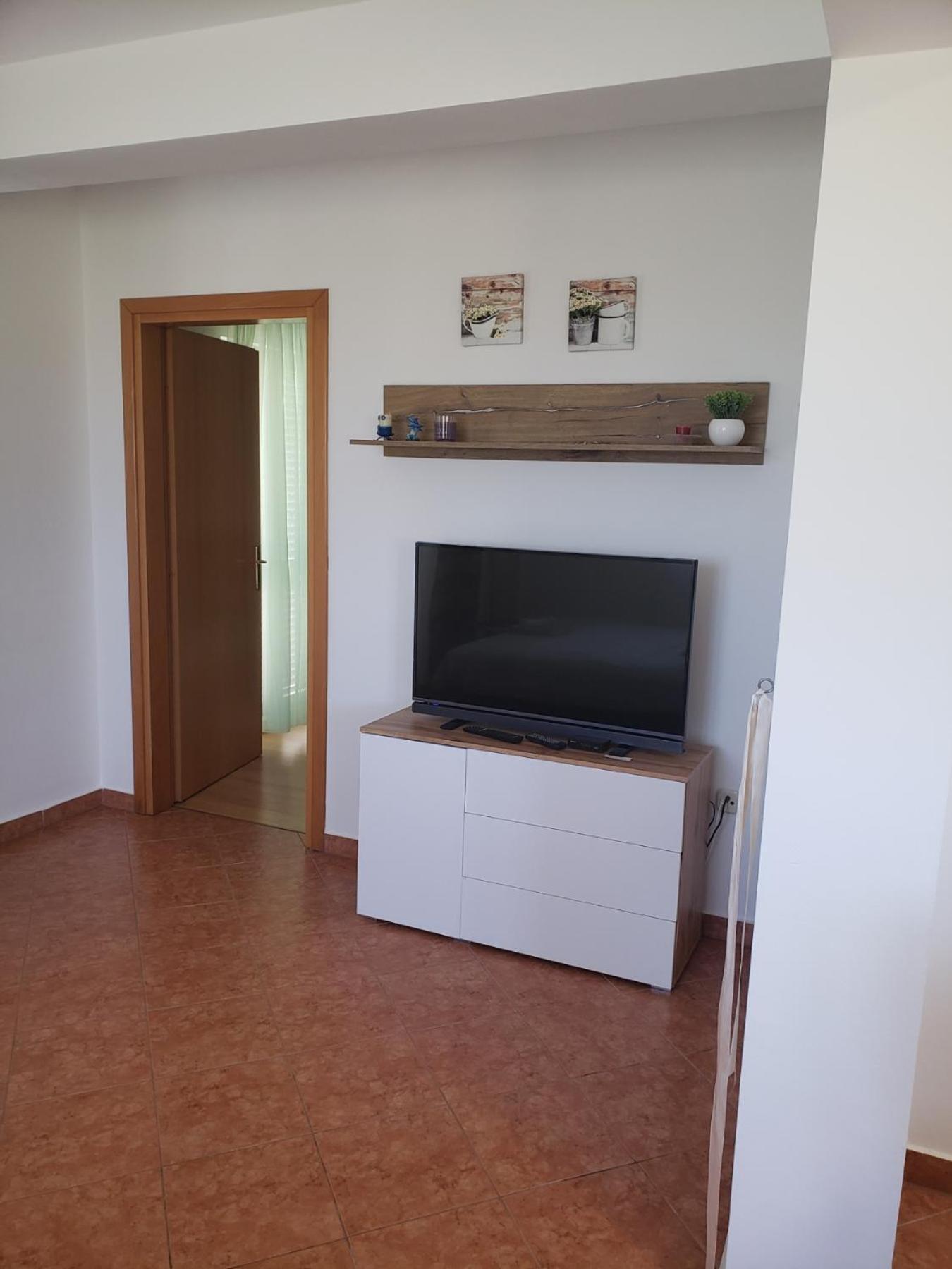 Apartmani Ciklic Dobropoljana Luaran gambar