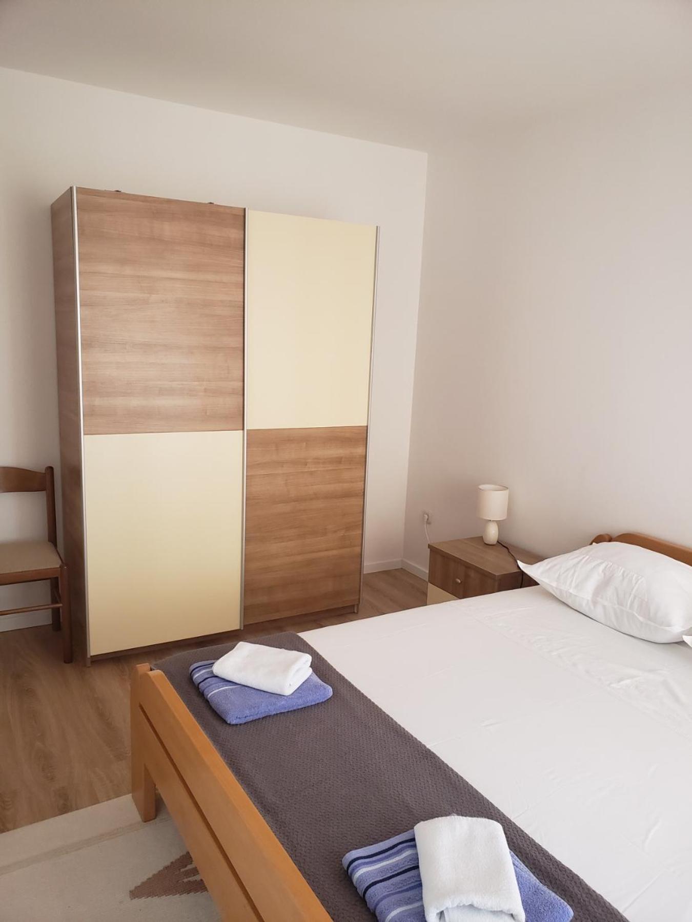 Apartmani Ciklic Dobropoljana Luaran gambar
