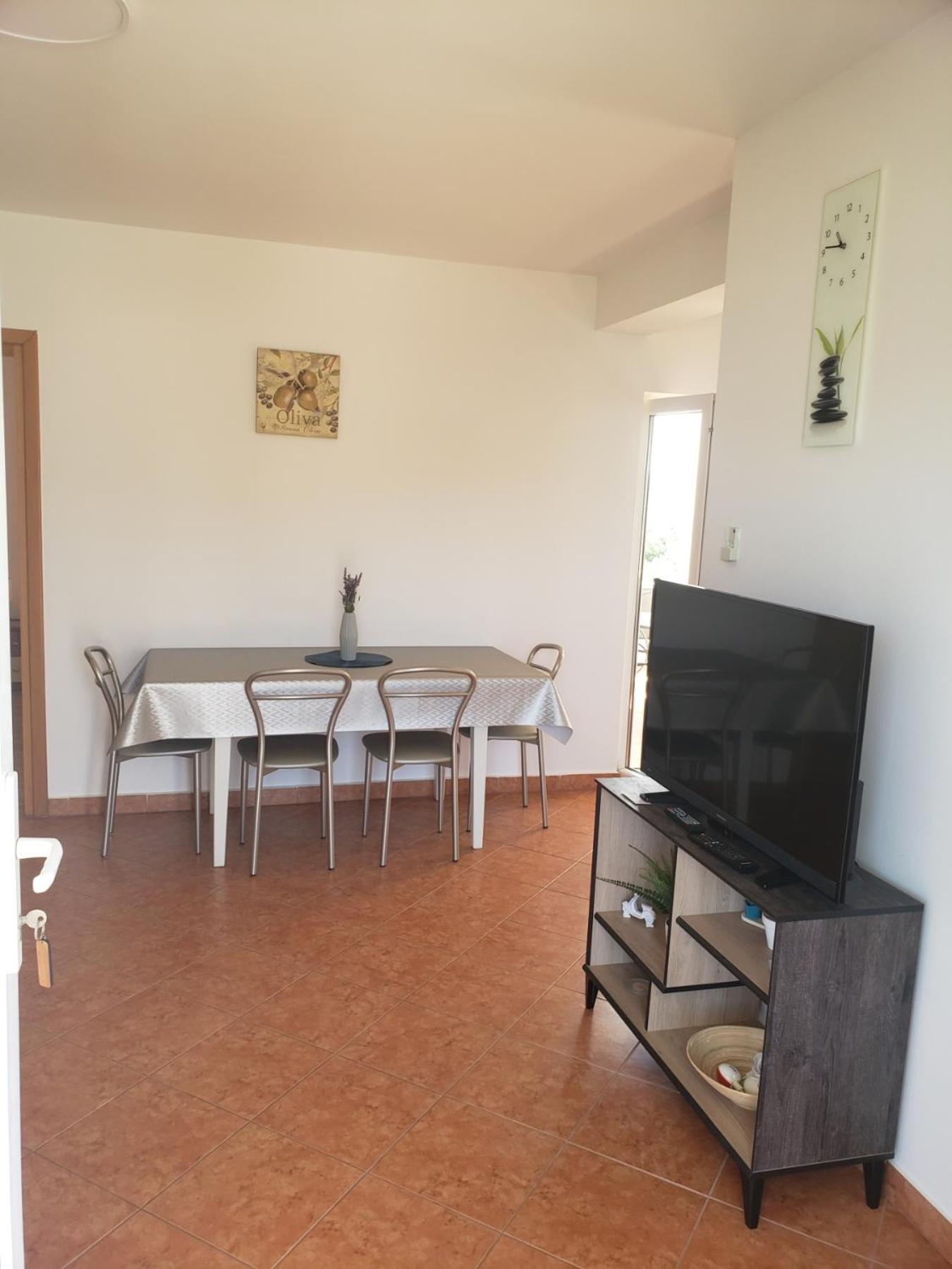 Apartmani Ciklic Dobropoljana Luaran gambar